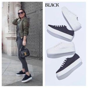 NWT Women 8 Platform Low Top Canvas Lace Up Sneakers Shoes in Black & White